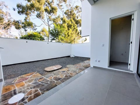Image 32 - 256853